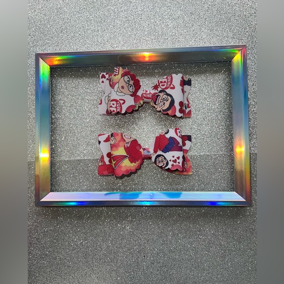 Turning Red Faux leather hair bows with metal alligator clips - Picture 2 of 2